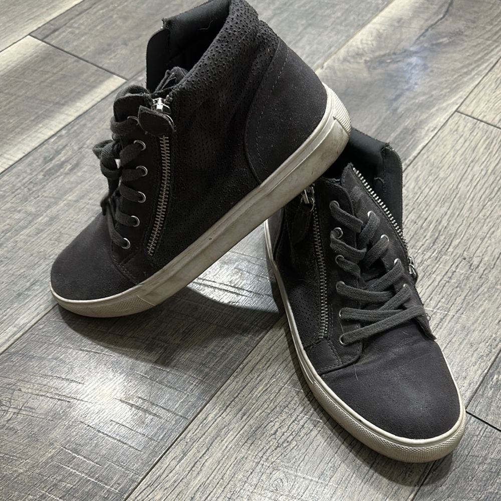 Men's Black High-Top Sneakers
